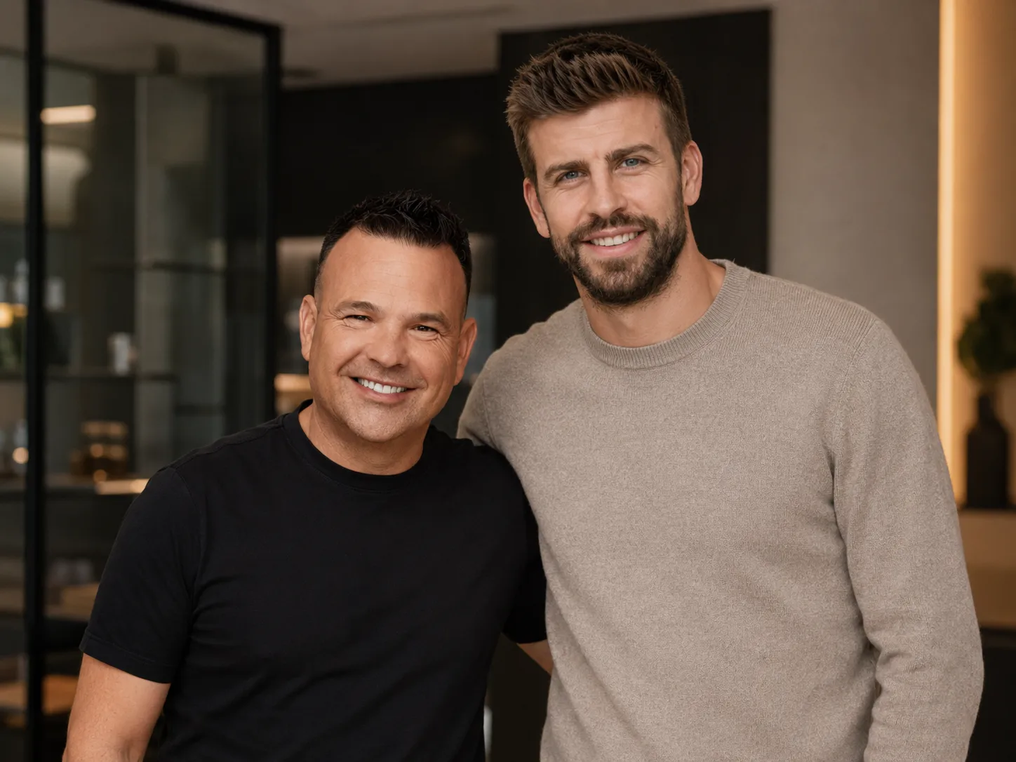 Jose Elias junto a Gerard Piqué